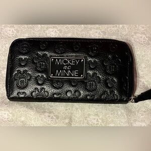 EUC Disney World Mickey & Minnie Women’s Flap Wallet